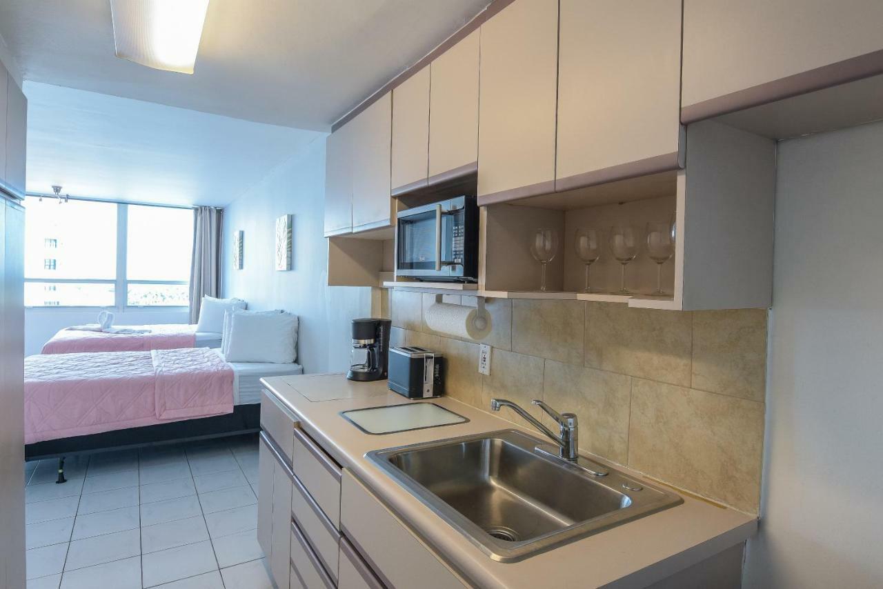 Castle Beach Suites By Vacation Media Miami Beach Esterno foto