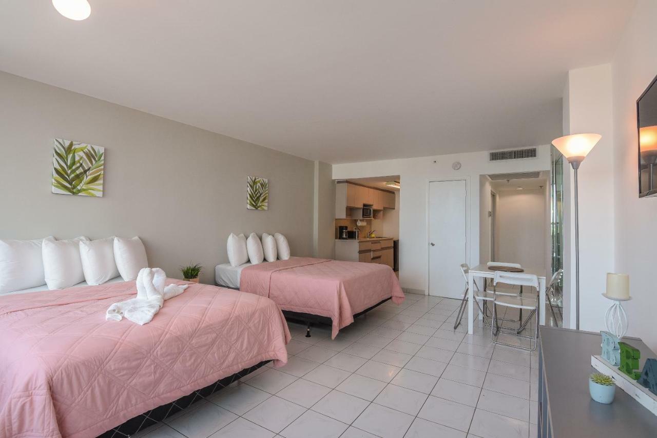 Castle Beach Suites By Vacation Media Miami Beach Esterno foto