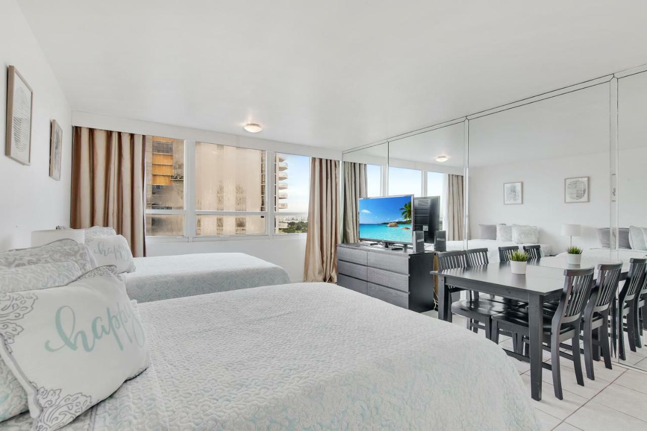 Castle Beach Suites By Vacation Media Miami Beach Esterno foto