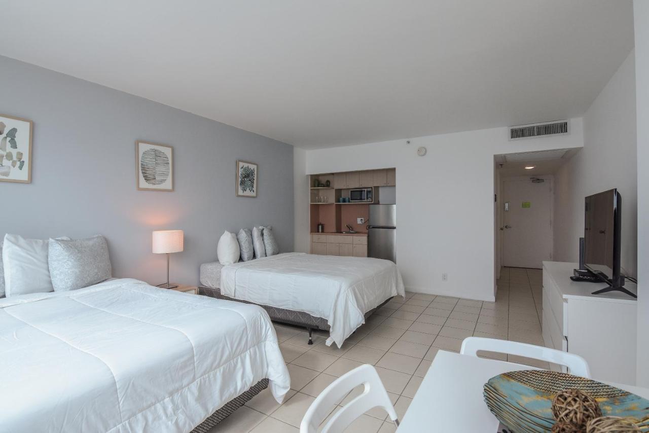 Castle Beach Suites By Vacation Media Miami Beach Esterno foto