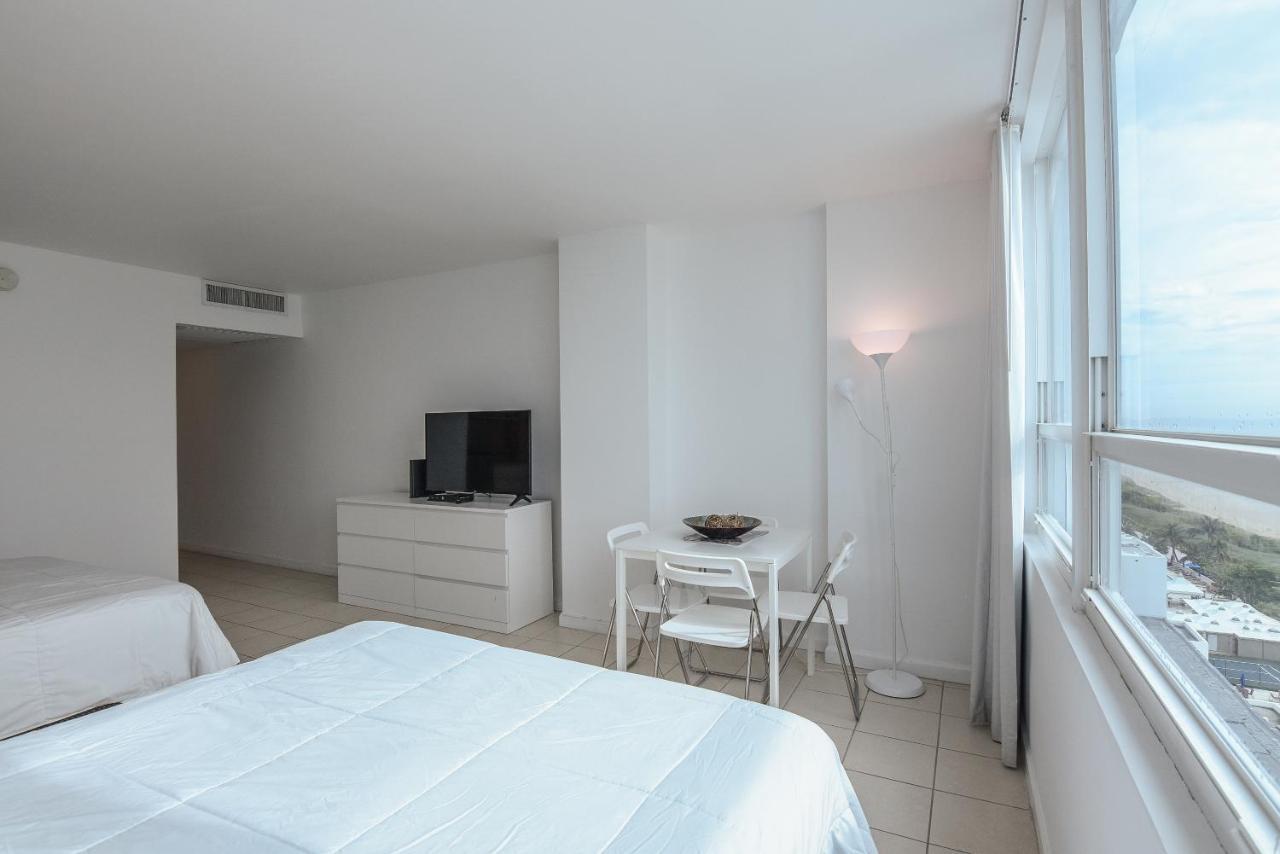Castle Beach Suites By Vacation Media Miami Beach Esterno foto
